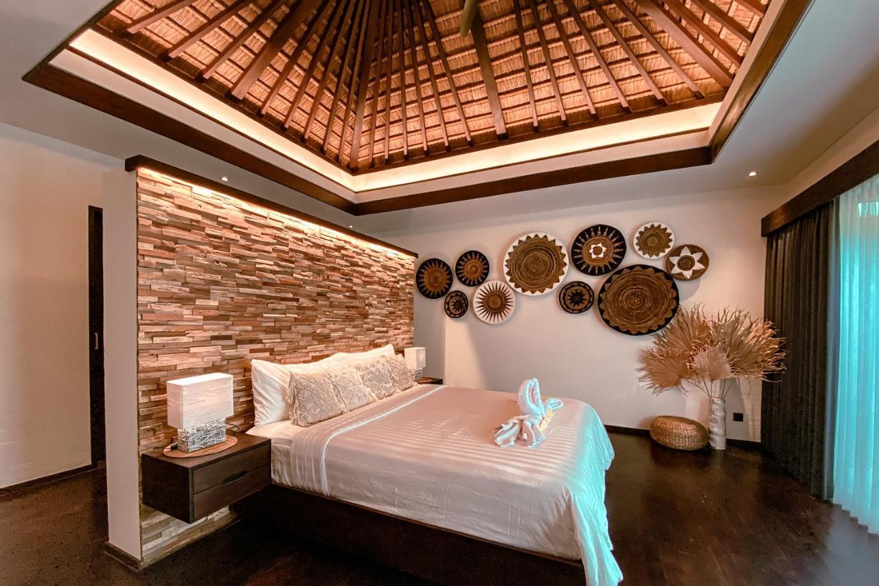 Sunset Palms Beach Villa Jimbaran Esterno foto