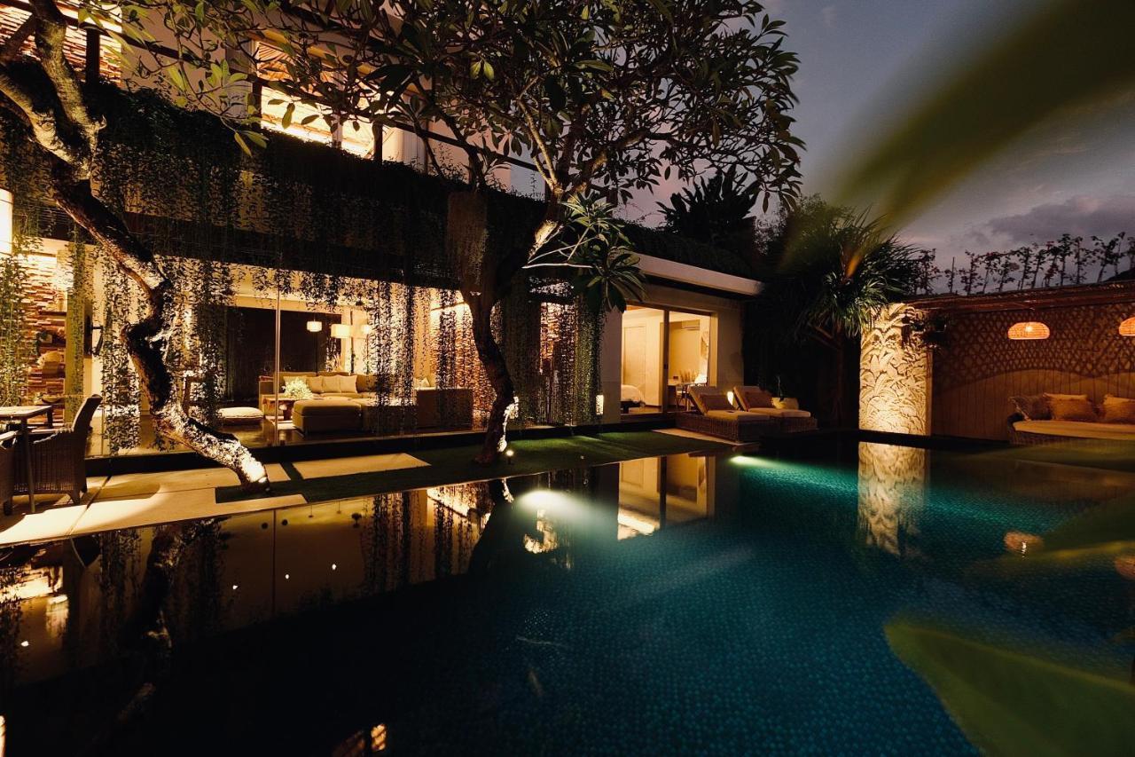 Sunset Palms Beach Villa Jimbaran Esterno foto