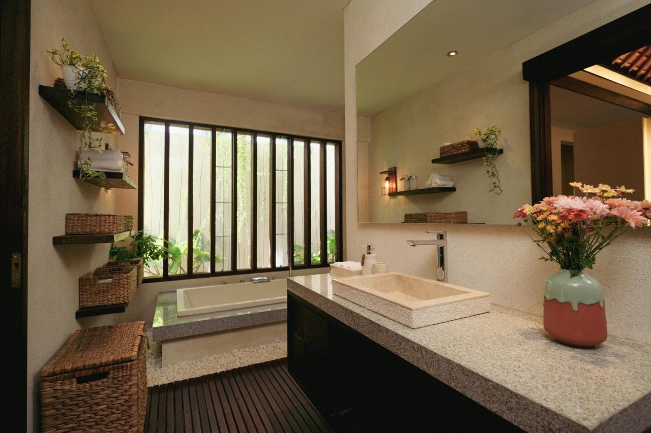 Sunset Palms Beach Villa Jimbaran Esterno foto