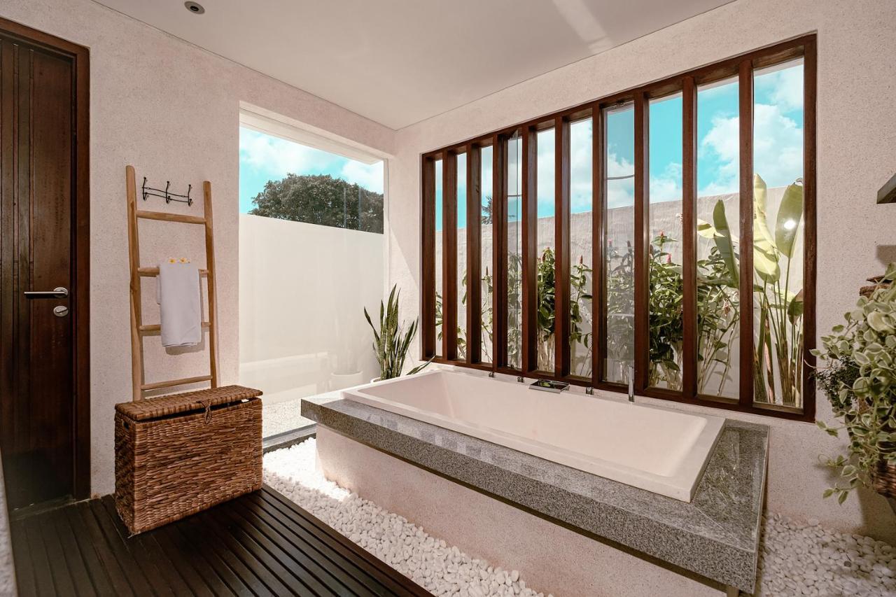 Sunset Palms Beach Villa Jimbaran Esterno foto